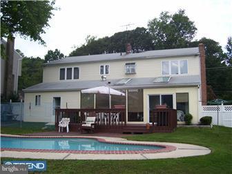 541 Weir Road Aston, PA 19014 - Photo 2 of 12 Exterior Back