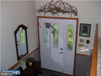 541 Weir Road Aston, PA 19014 - Photo 8 of 12 Foyer