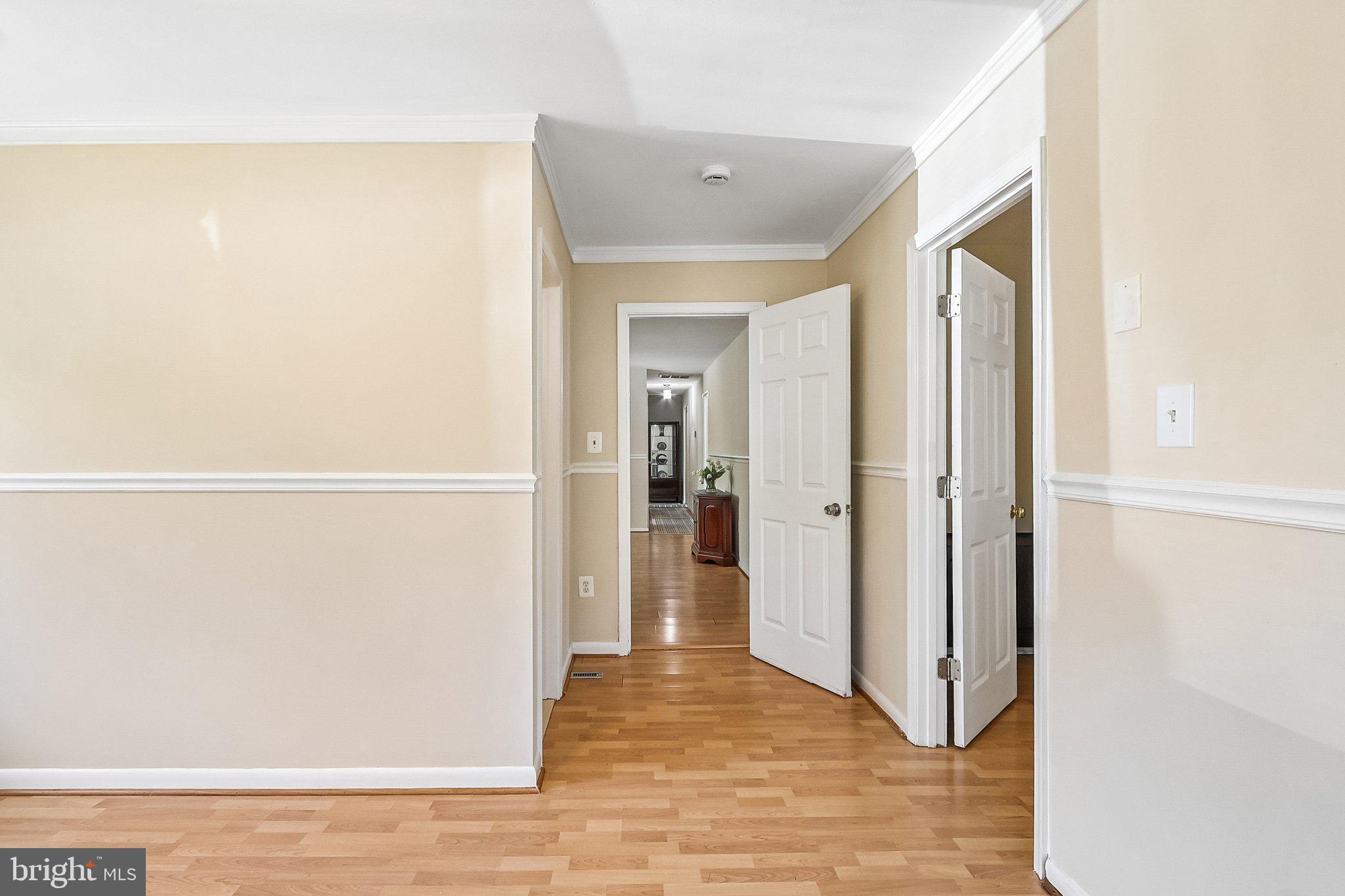 5631 Ellerbie Street Lanham, MD 20706 - Photo 11 of 41 Separate Living Area