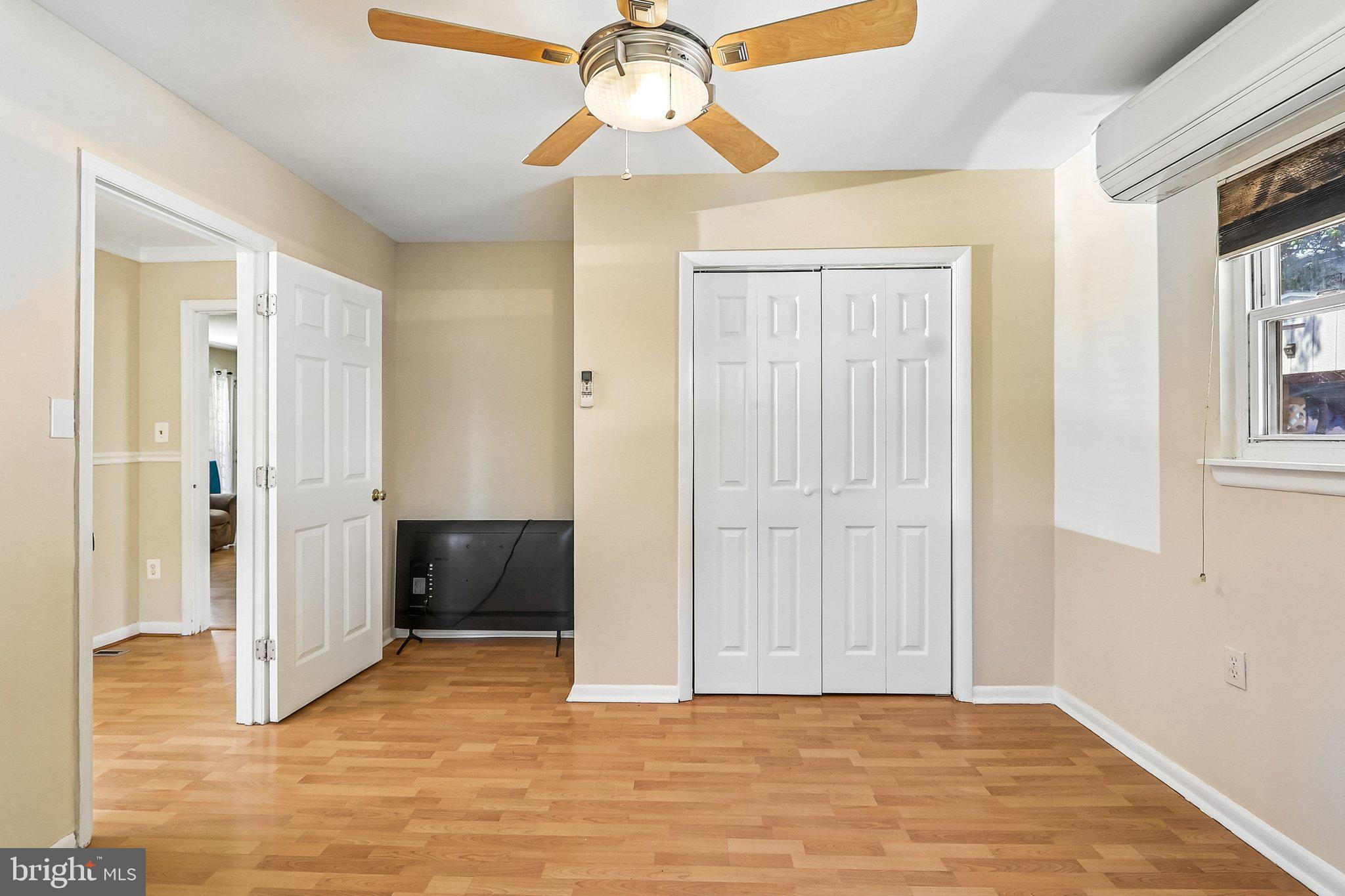 5631 Ellerbie Street Lanham, MD 20706 - Photo 15 of 41 Living Area Separate Living Area