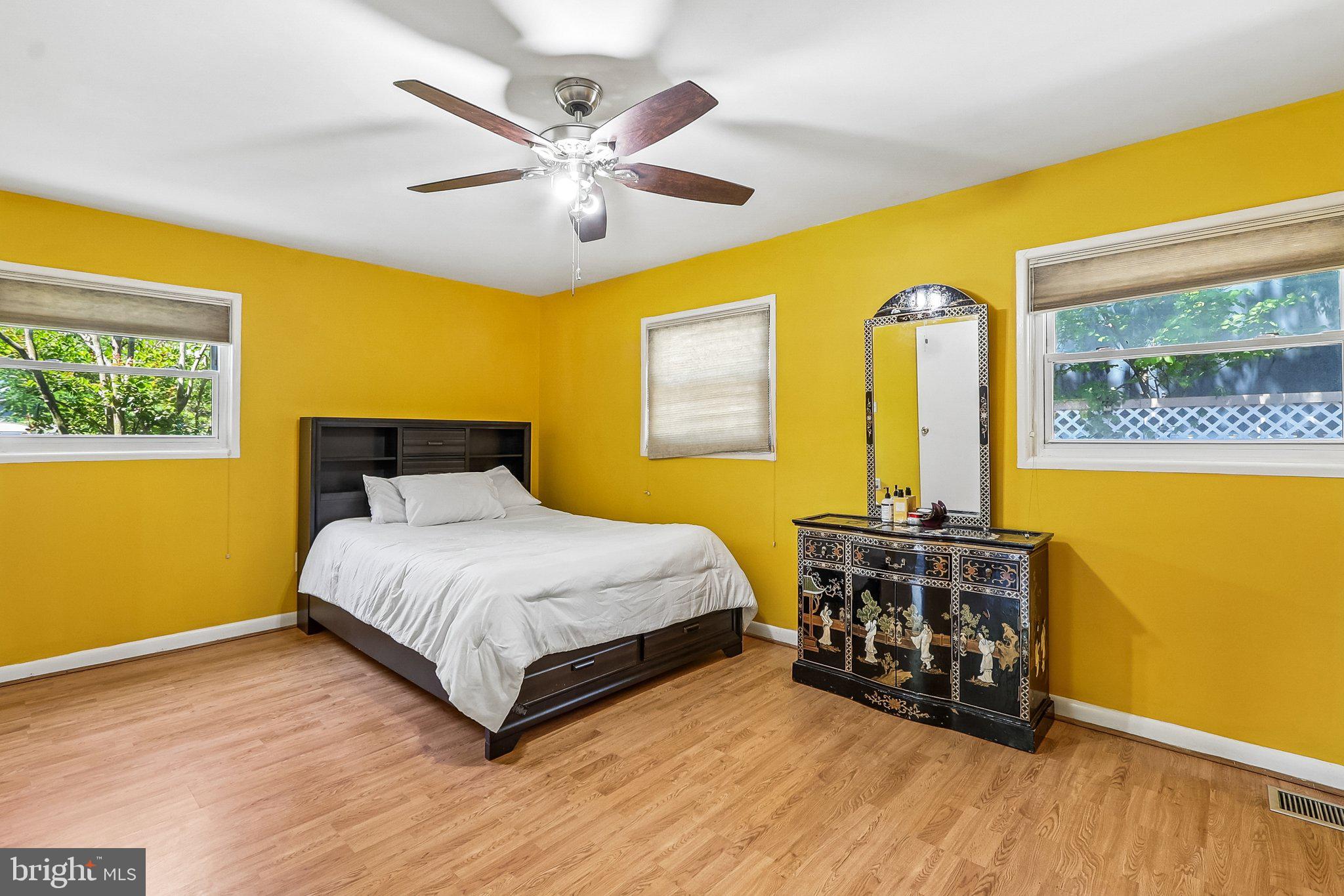 5631 Ellerbie Street Lanham, MD 20706 - Photo 22 of 41 Bedroom