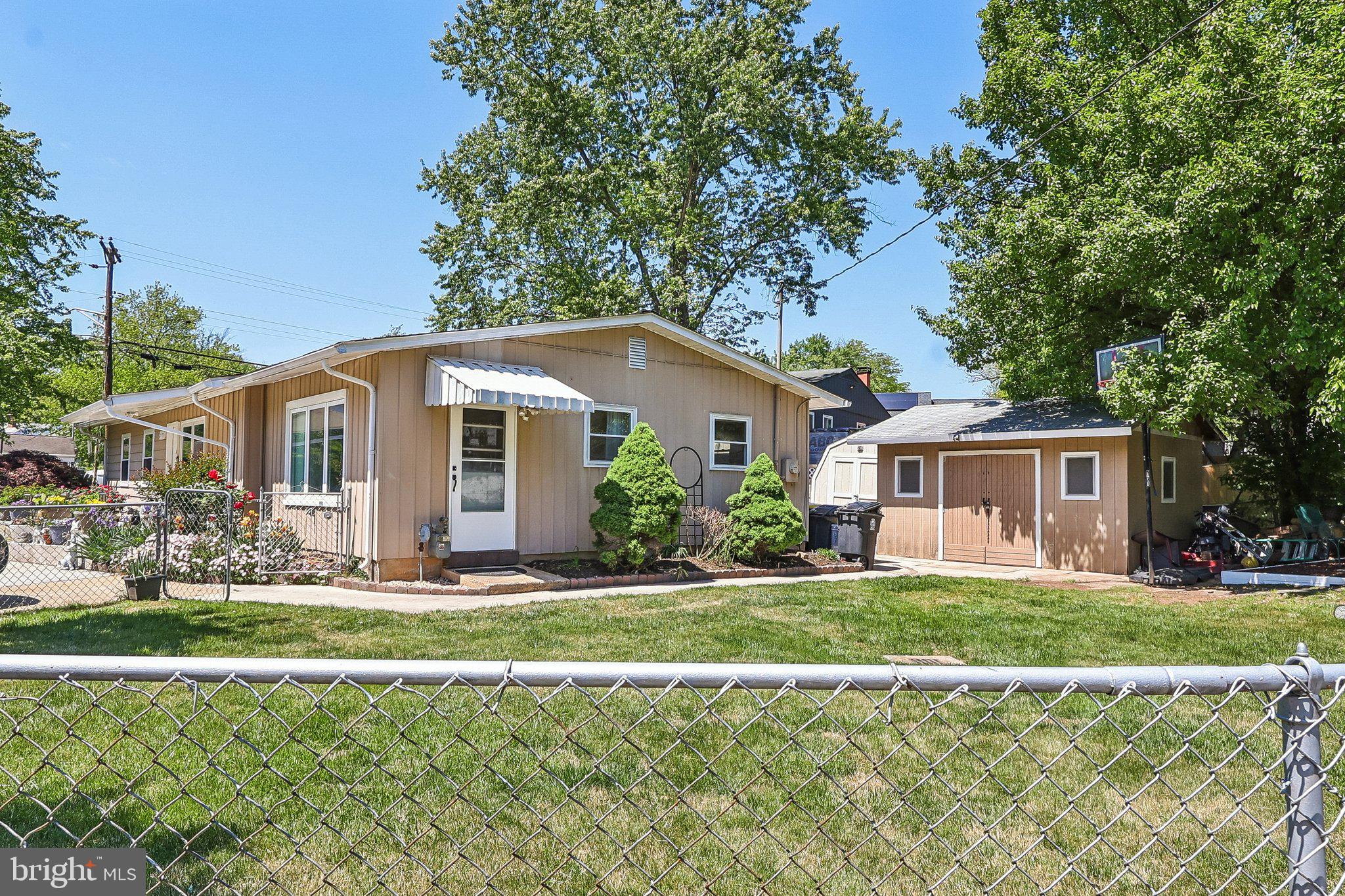 5631 Ellerbie Street Lanham, MD 20706 - Photo 33 of 41 Side Yard Great Space!
