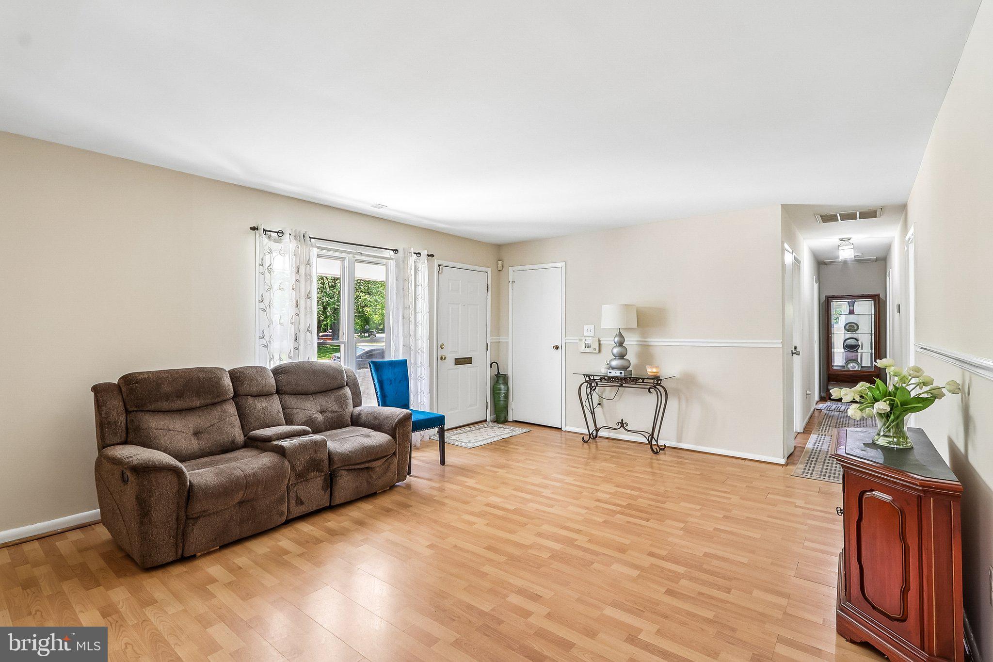 5631 Ellerbie Street Lanham, MD 20706 - Photo 36 of 41 Main Living Room