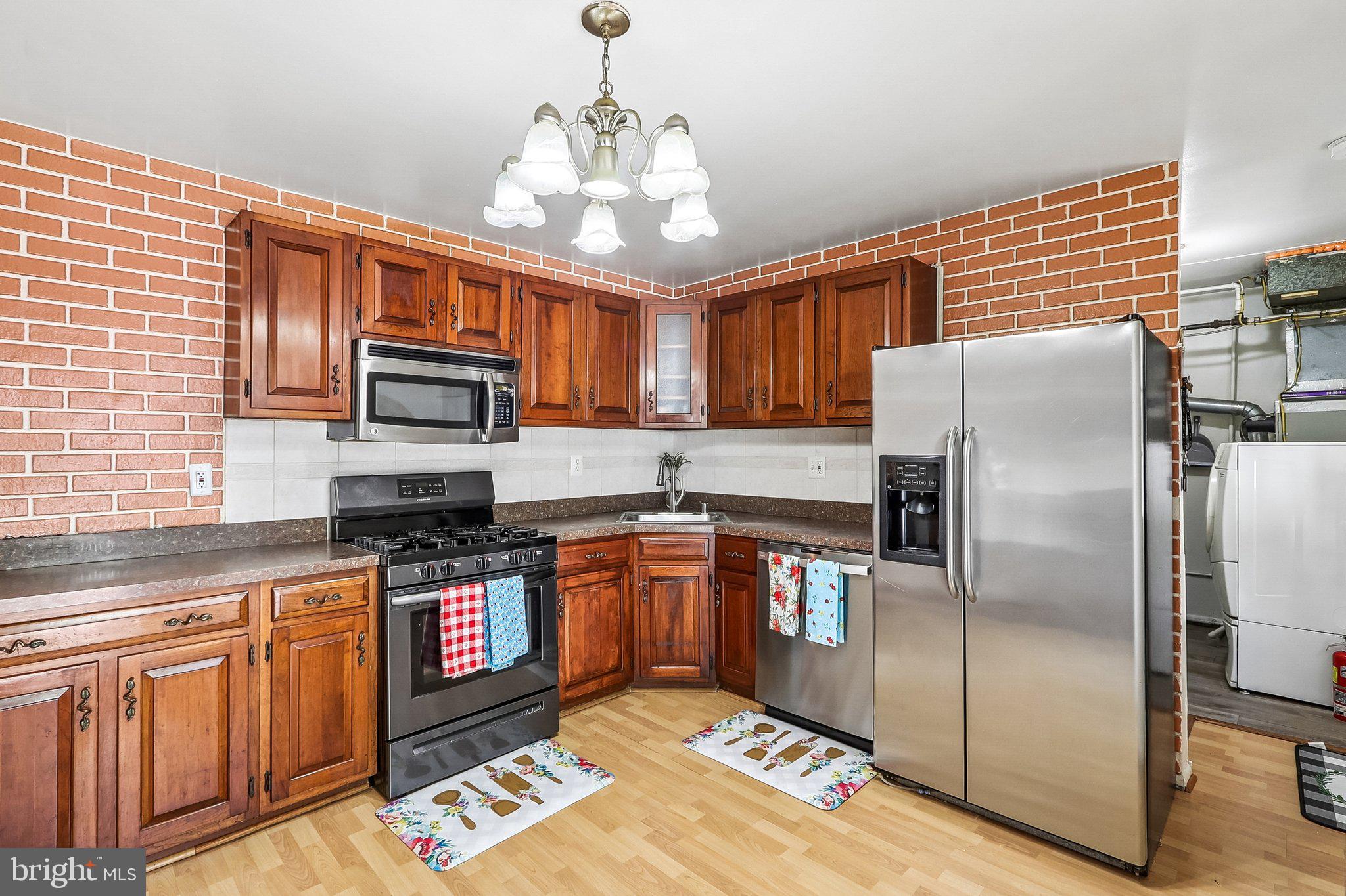 5631 Ellerbie Street Lanham, MD 20706 - Photo 6 of 41 Kitchen