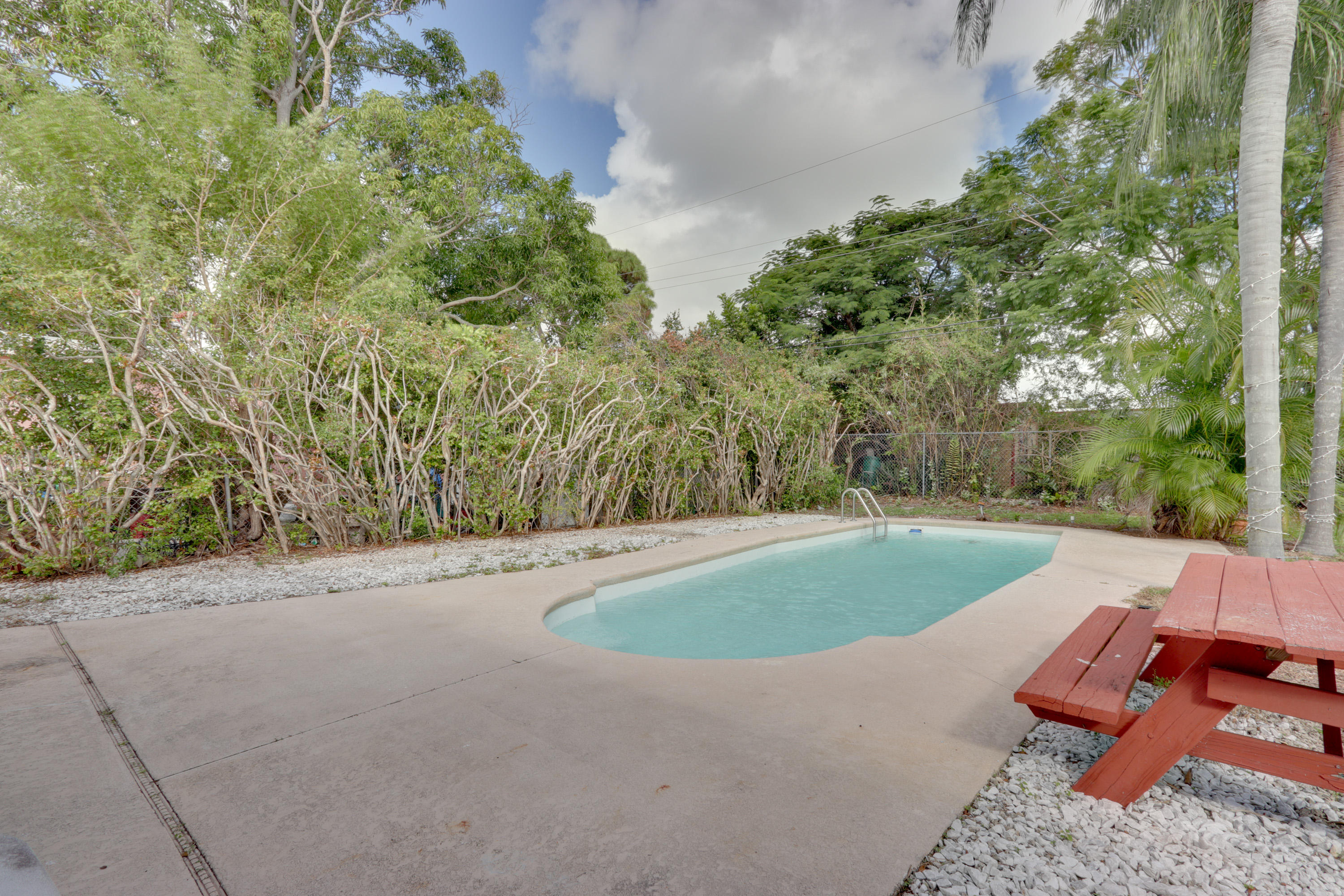 336 Mid Pines Road Palm Springs, FL 33461 - Photo 28 of 40 Pool Area