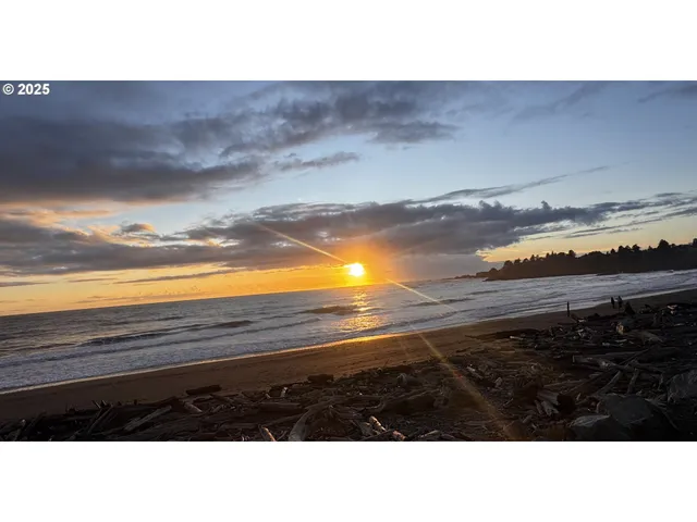 $670,000 | 97818 Hanscam Lane, Brookings, OR 97415