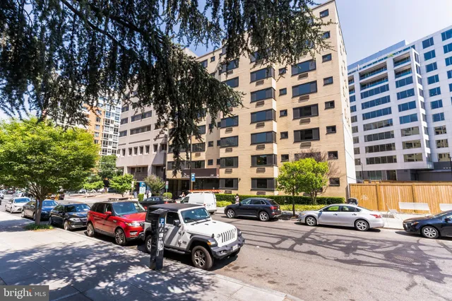 a car parked in front of a building