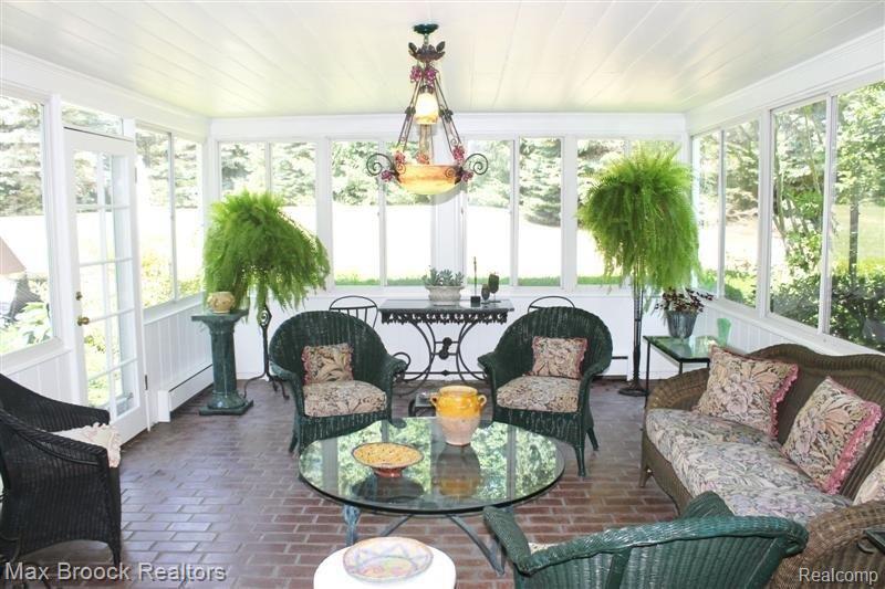 1565 North Cranbrook Road Bloomfield Hills, MI 48301 - Photo 9 of 14 Florida Room Overlooks Pool