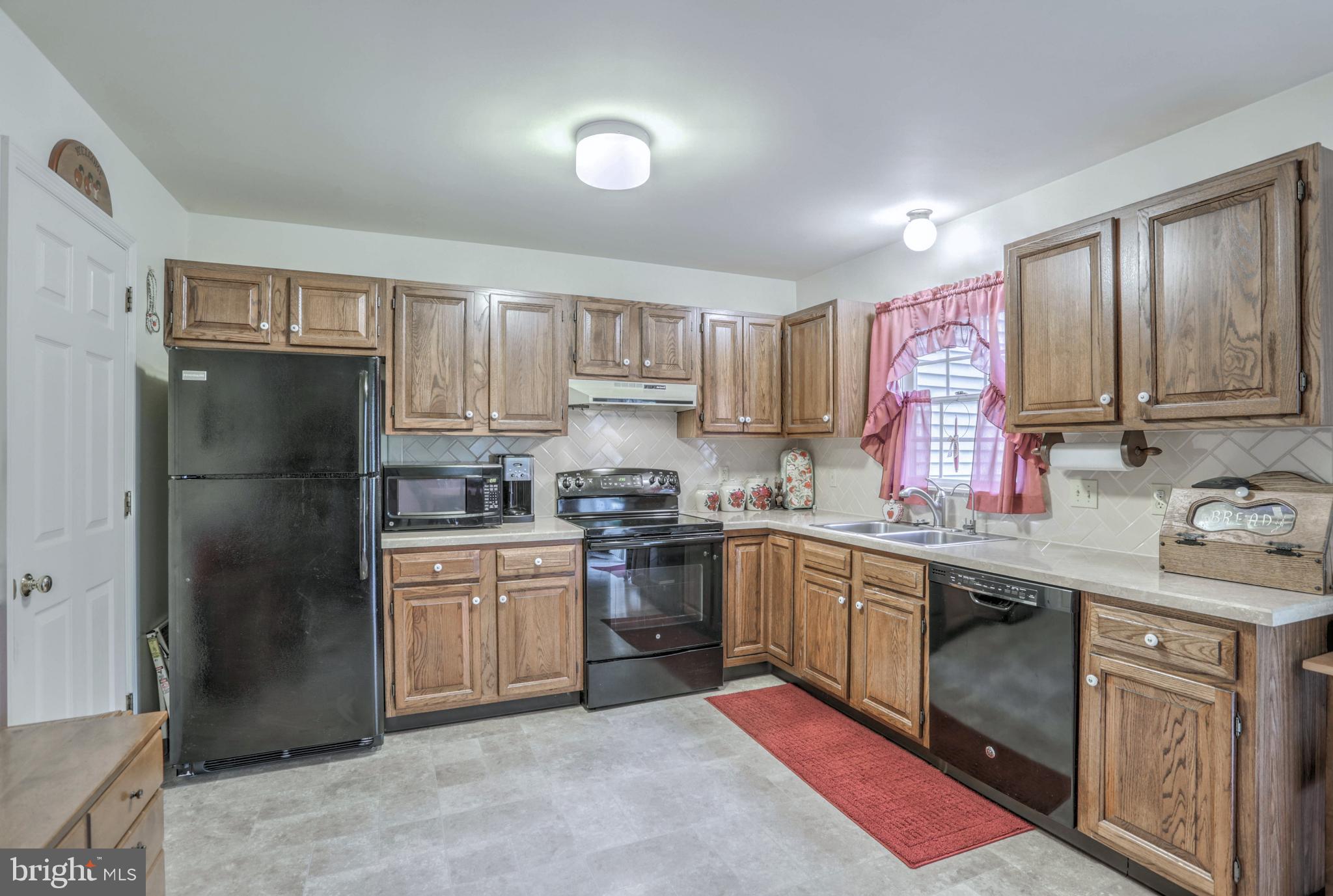 50 Robinhill Drive Lititz, PA 17543 - Photo 9 of 31 Gallery Image 9