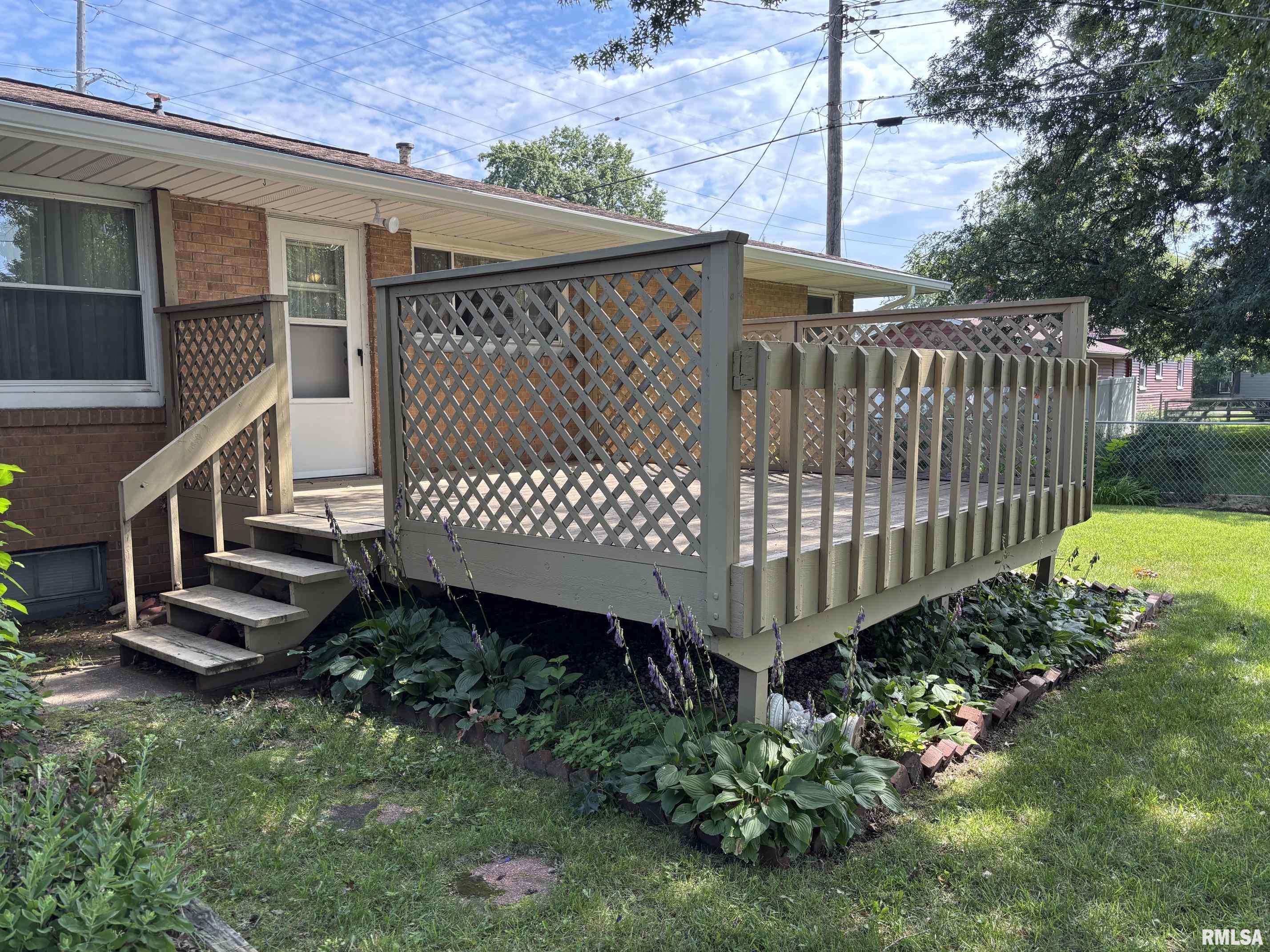 402 Sheridan Road Pekin, IL 61554 - Photo 4 of 33