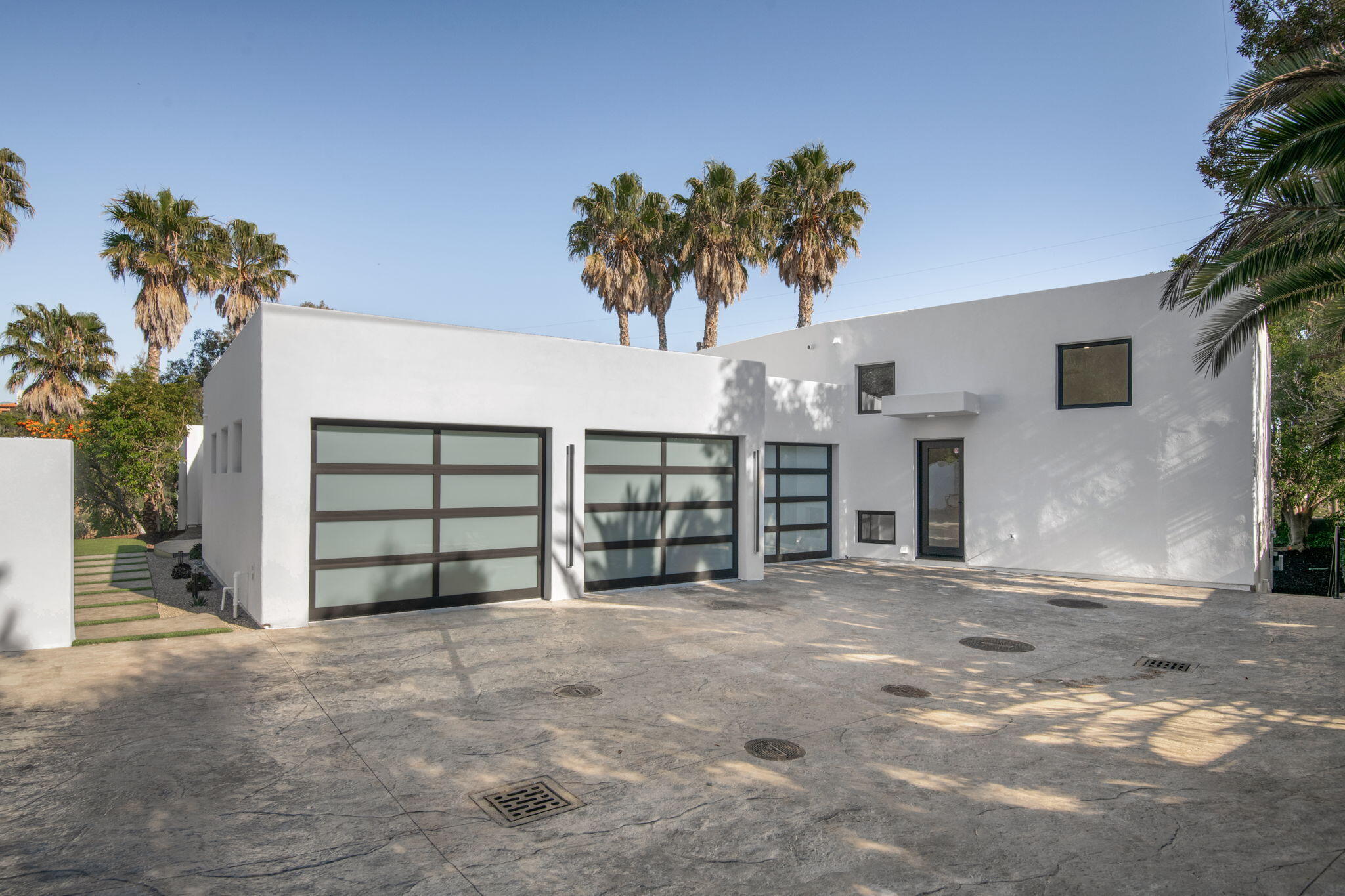 1460 Twinridge Road Santa Barbara, CA 93111 - Photo 16 of 80 Driveway & garages - 1460 Twinridge Rd