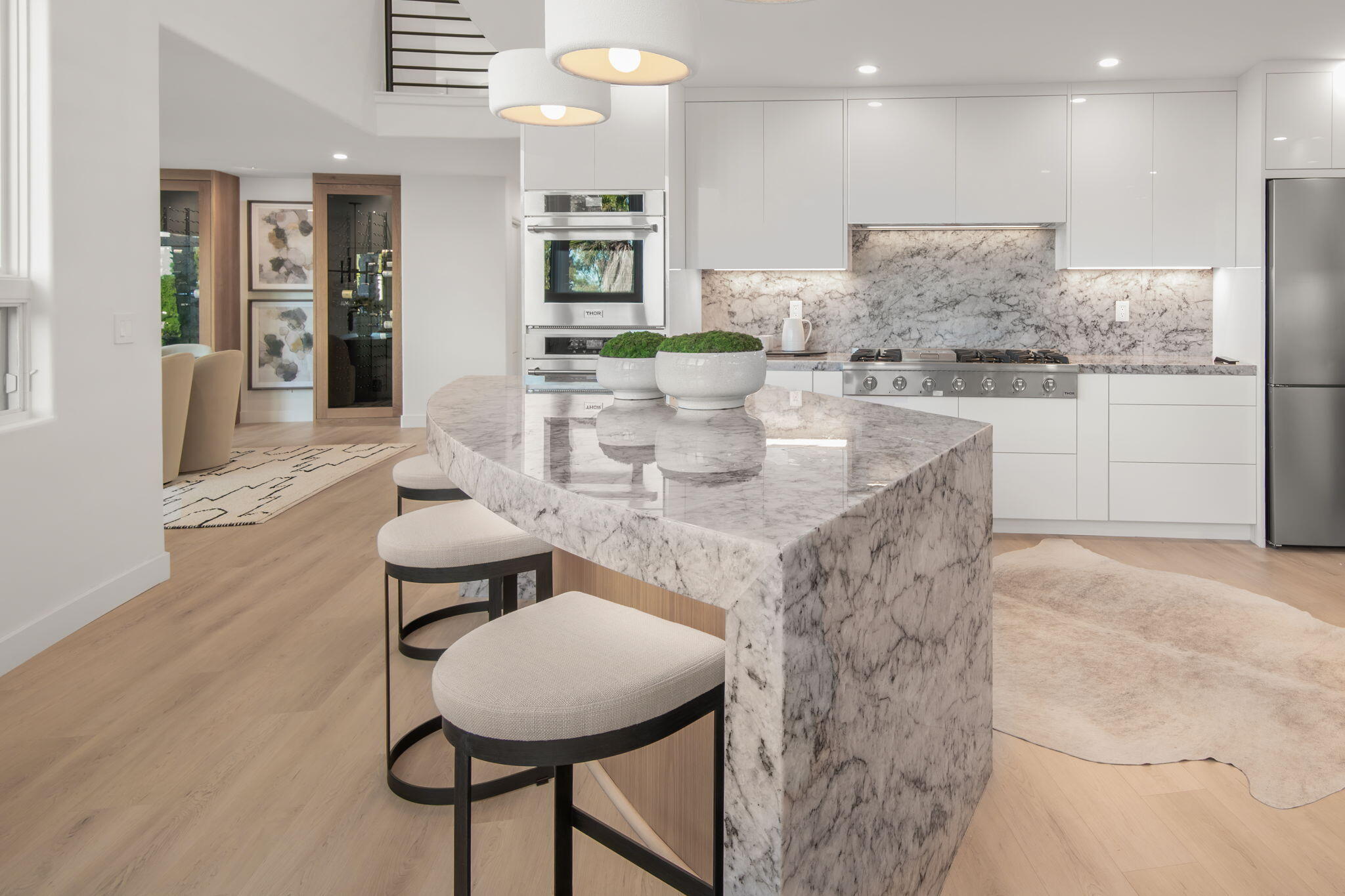 1460 Twinridge Road Santa Barbara, CA 93111 - Photo 28 of 80 Kitchen island - 1460 Twinridge Rd