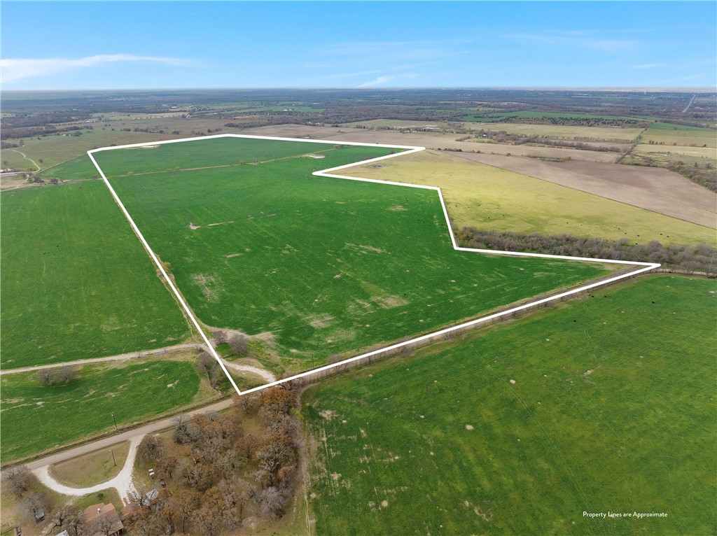 129 Rd Marlin Tx 76661 Road Marlin, TX 76661 - Photo 11 of 11 a view of a tennis court