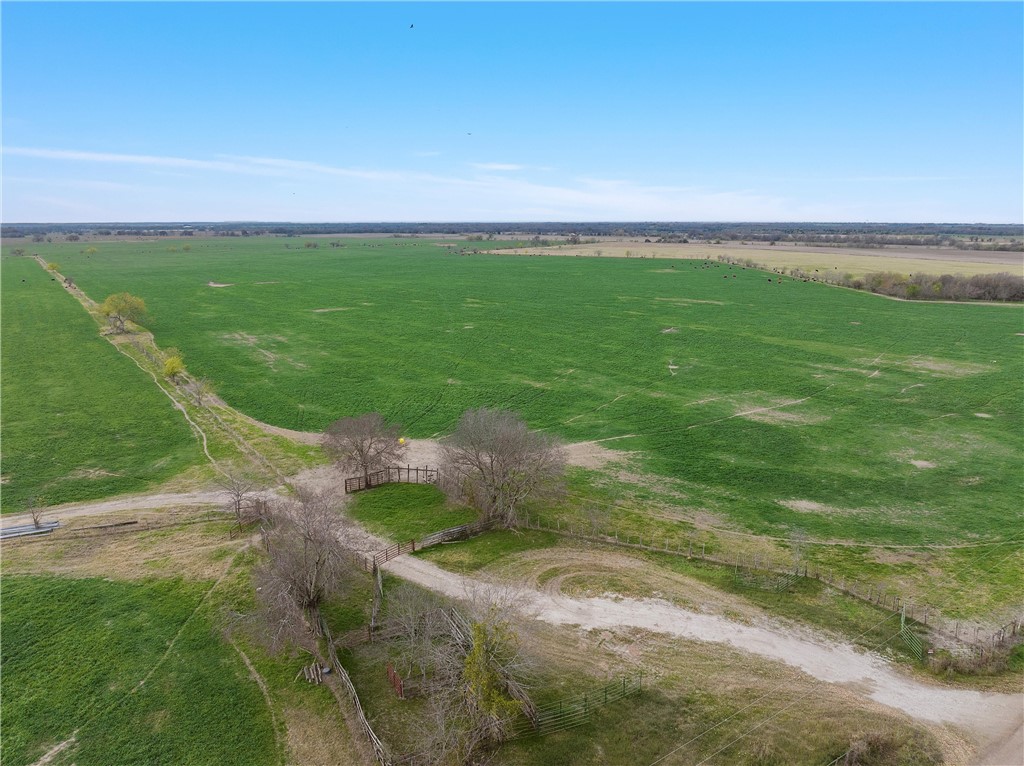 129 Rd Marlin Tx 76661 Road Marlin, TX 76661 - Photo 3 of 11 a backyard of a house with lots of green space