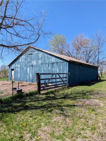 $249,900 | 11022 Northeast County Road 3003, Adrian, MO 64720