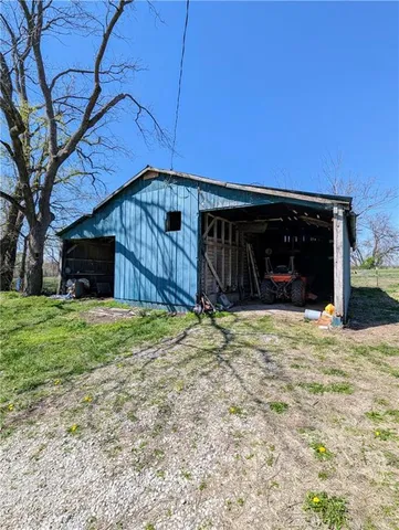 $244,900 | 11022 Northeast County Road 3003, Adrian, MO 64720