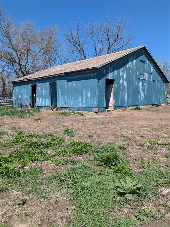 11022 Northeast County Road 3003 Adrian, MO 64720 - Photo 34 of 35