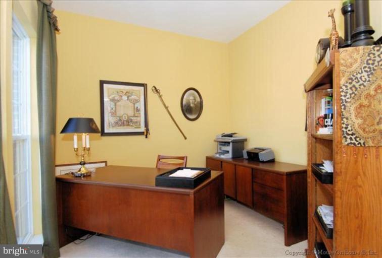 18614 Broken Oak Road Boyds, MD 20841 - Photo 13 of 30 Office/Study