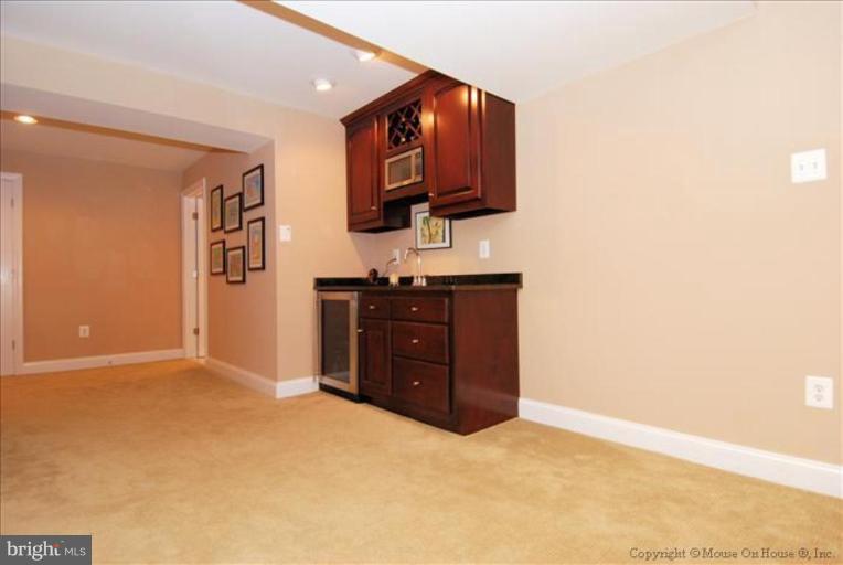 18614 Broken Oak Road Boyds, MD 20841 - Photo 19 of 30 Recreation Room 4 - Wet Bar