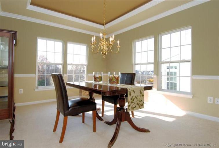18614 Broken Oak Road Boyds, MD 20841 - Photo 3 of 30 Dining Room