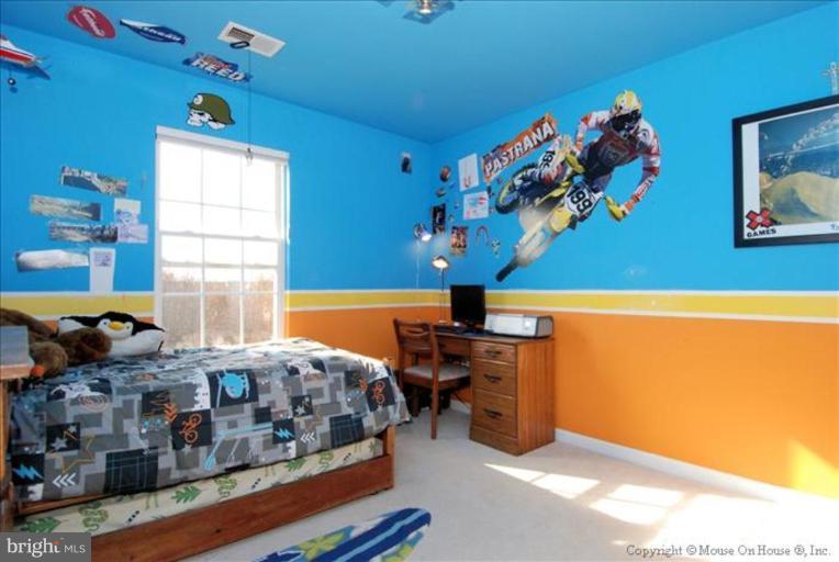 18614 Broken Oak Road Boyds, MD 20841 - Photo 22 of 30 Bedroom 2