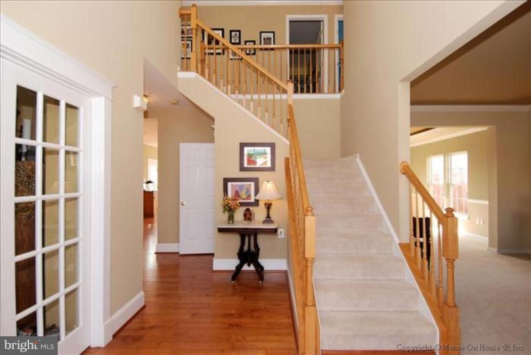 18614 Broken Oak Road Boyds, MD 20841 - Photo 6 of 30 Foyer