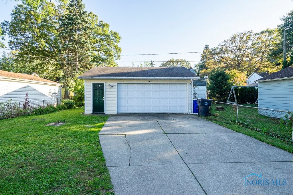 2141 Loxley Road Toledo, OH 43613 - Photo 3 of 31 Gallery Image 3