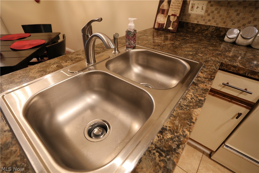 1404 Loop Road Kent, OH 44240 - Photo 11 of 32 Gallery Image 11