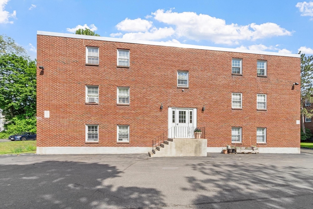 276 Albion Street, Unit 12 Wakefield, MA 01880 - Photo 34 of 38