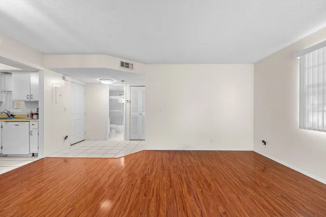 $1,750 | 1563 Southeast Royal Green Circle, Unit B203, Port St. Lucie, FL 34952