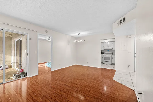 $1,750 | 1563 Southeast Royal Green Circle, Unit B203, Port St. Lucie, FL 34952