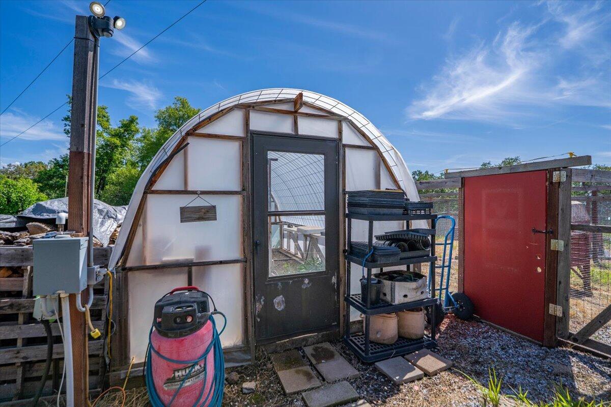 6057 Wilson Hill Road Manton, CA 96059 - Photo 37 of 63 Green house