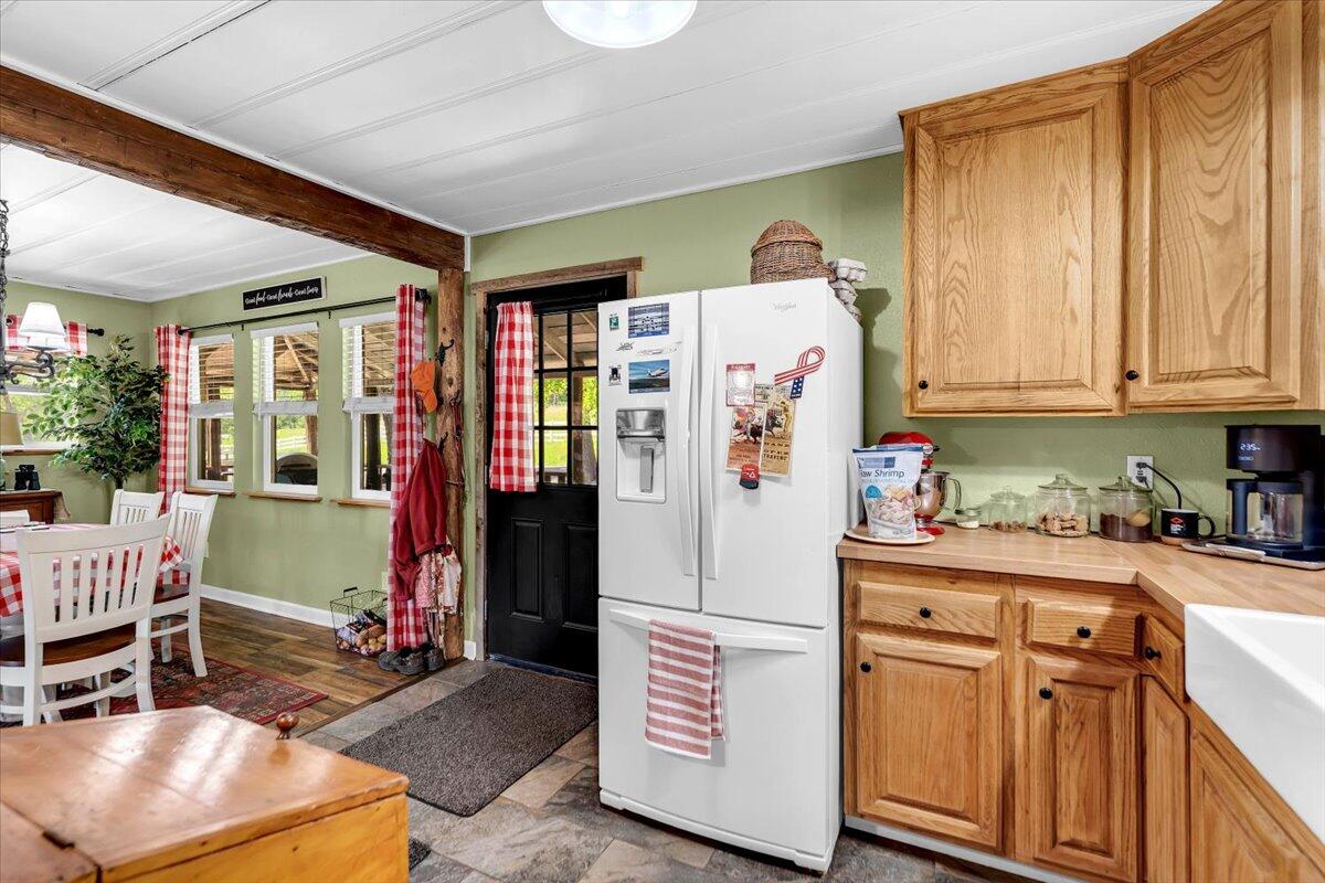 6057 Wilson Hill Road Manton, CA 96059 - Photo 5 of 63 Open and inviting kitchen