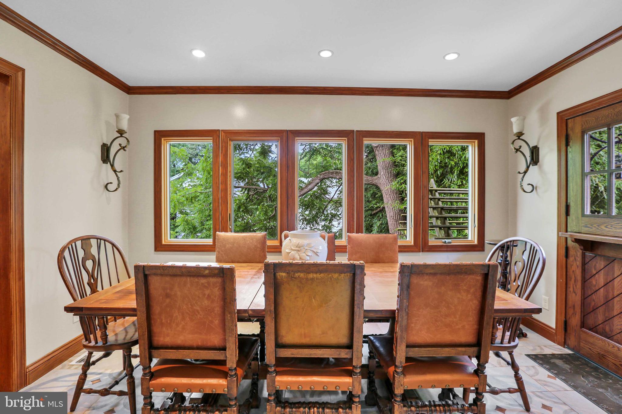 2411 Crest Road Baltimore, MD 21209 - Photo 12 of 41