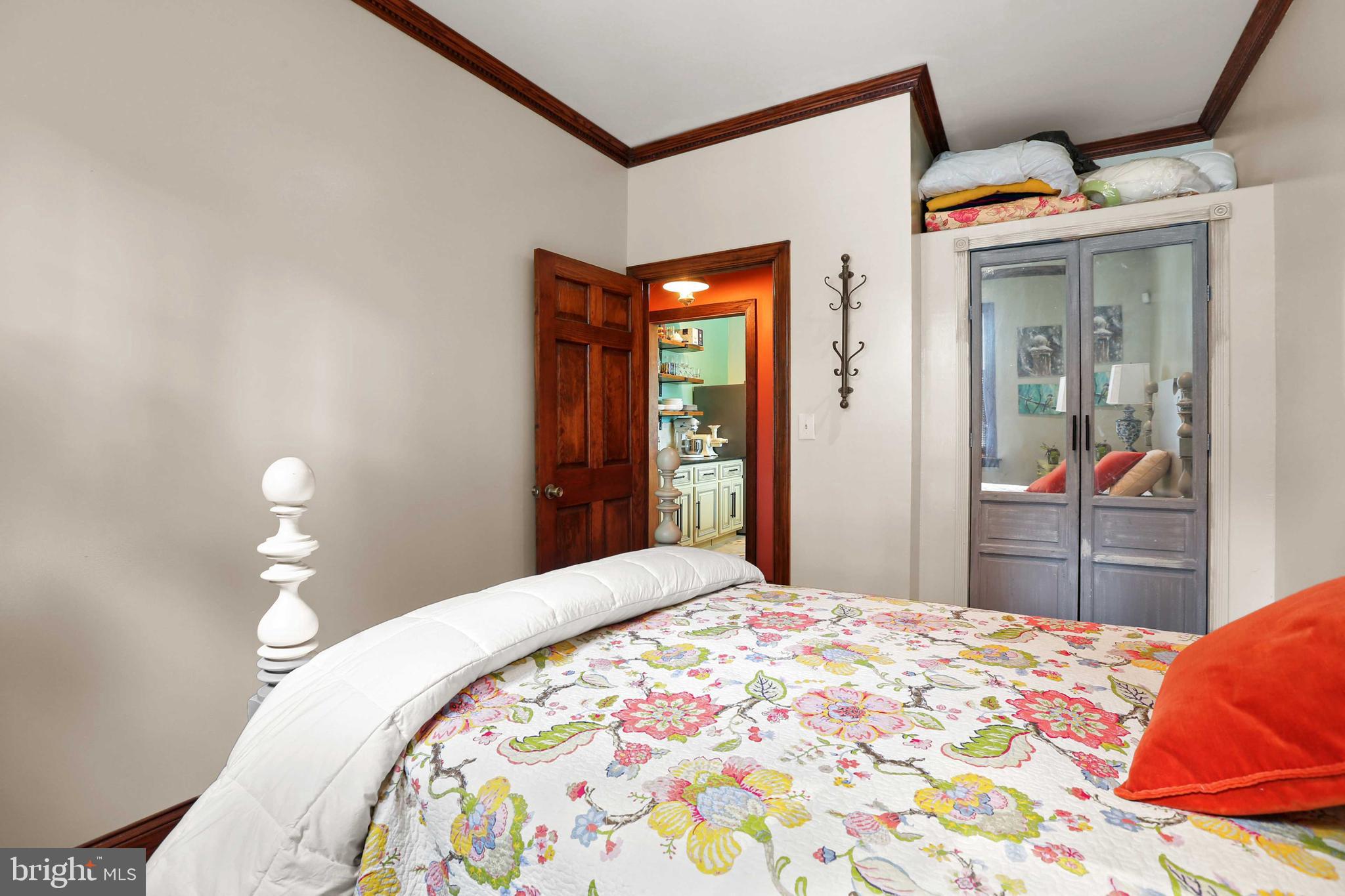 2411 Crest Road Baltimore, MD 21209 - Photo 20 of 41