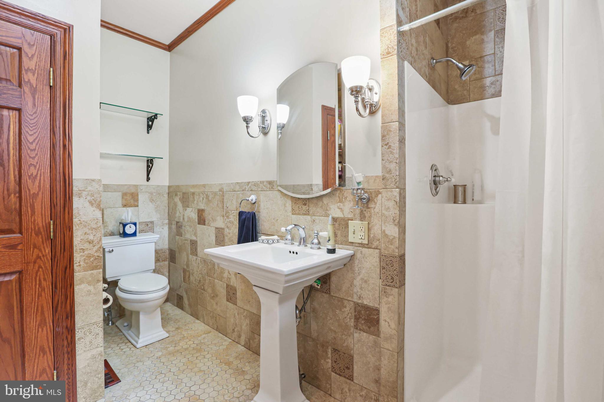 2411 Crest Road Baltimore, MD 21209 - Photo 23 of 41