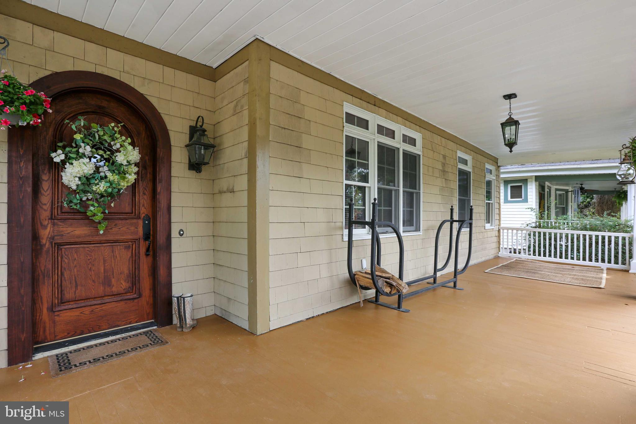 2411 Crest Road Baltimore, MD 21209 - Photo 3 of 41