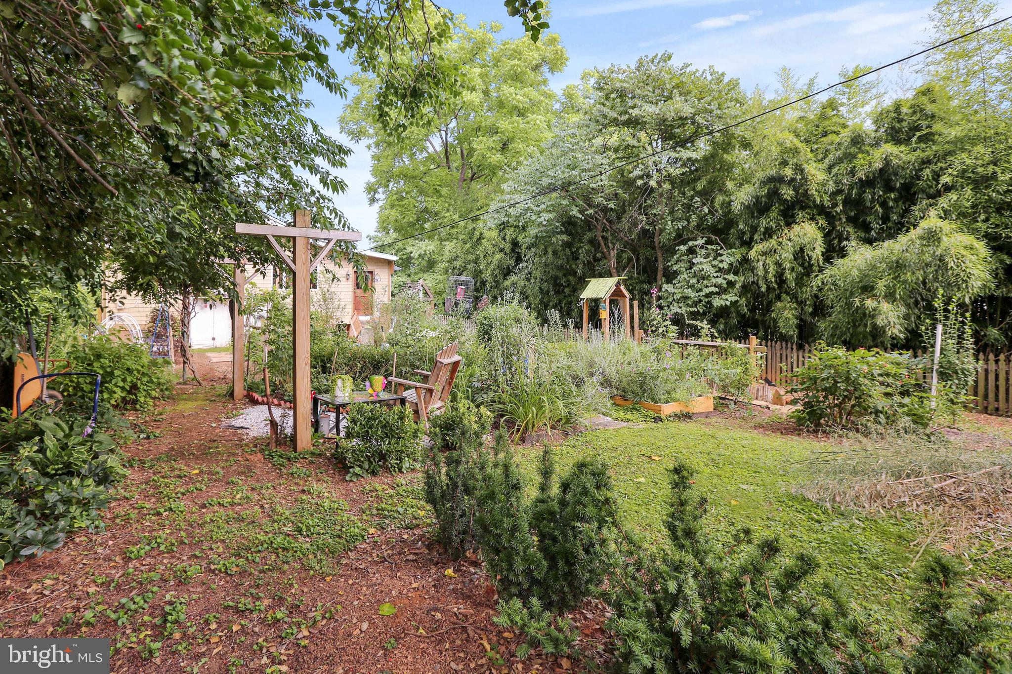 2411 Crest Road Baltimore, MD 21209 - Photo 35 of 41