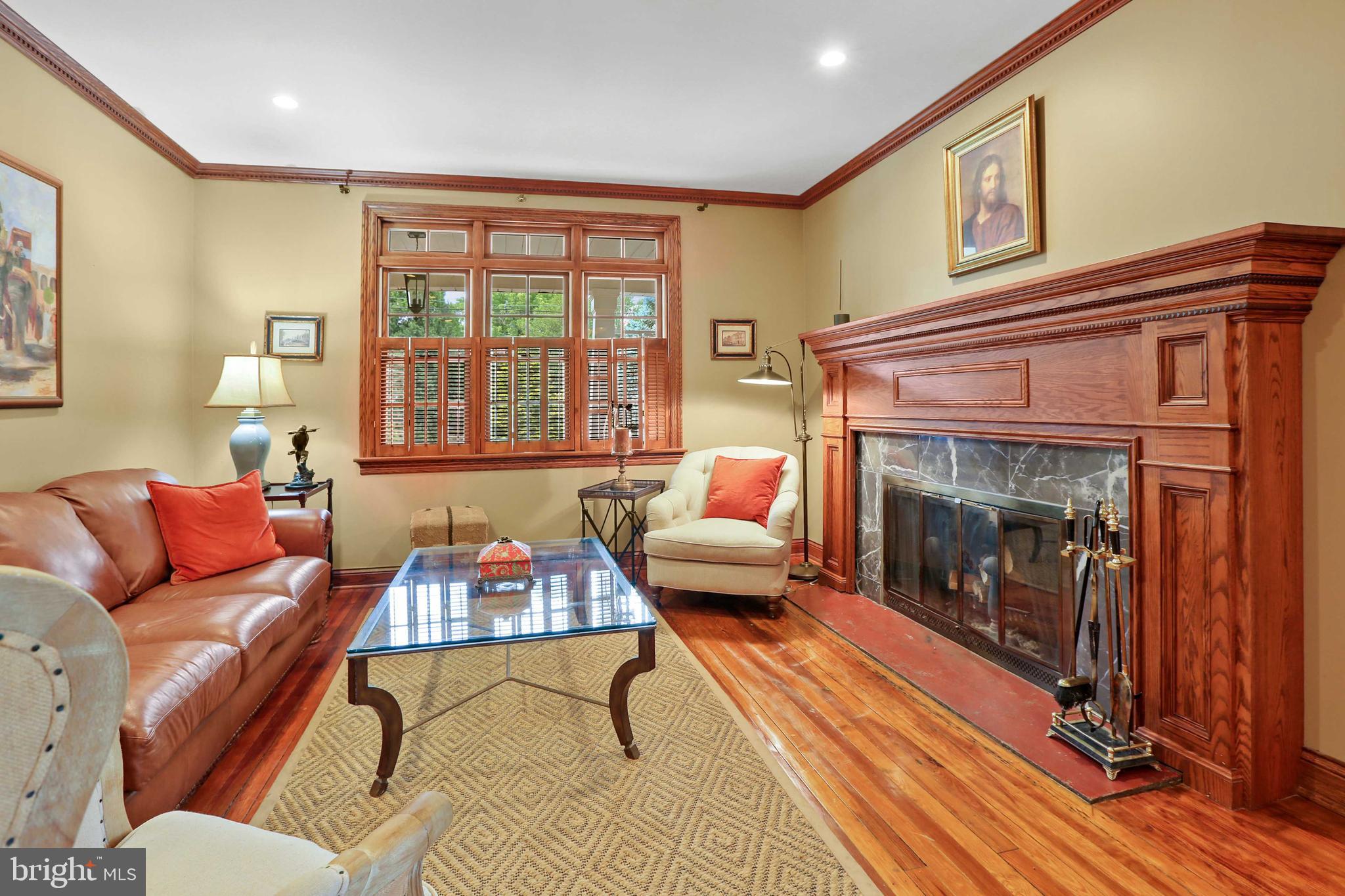 2411 Crest Road Baltimore, MD 21209 - Photo 7 of 41