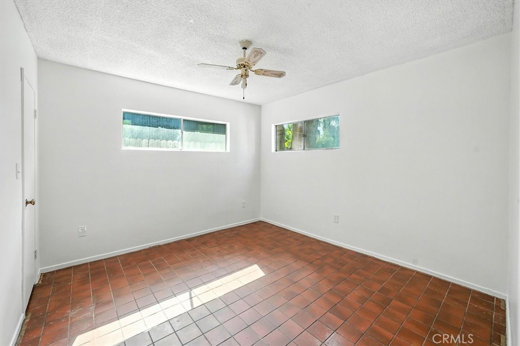 9953 La Tuna Canyon Road Sun Valley, CA 91352 - Photo 15 of 32