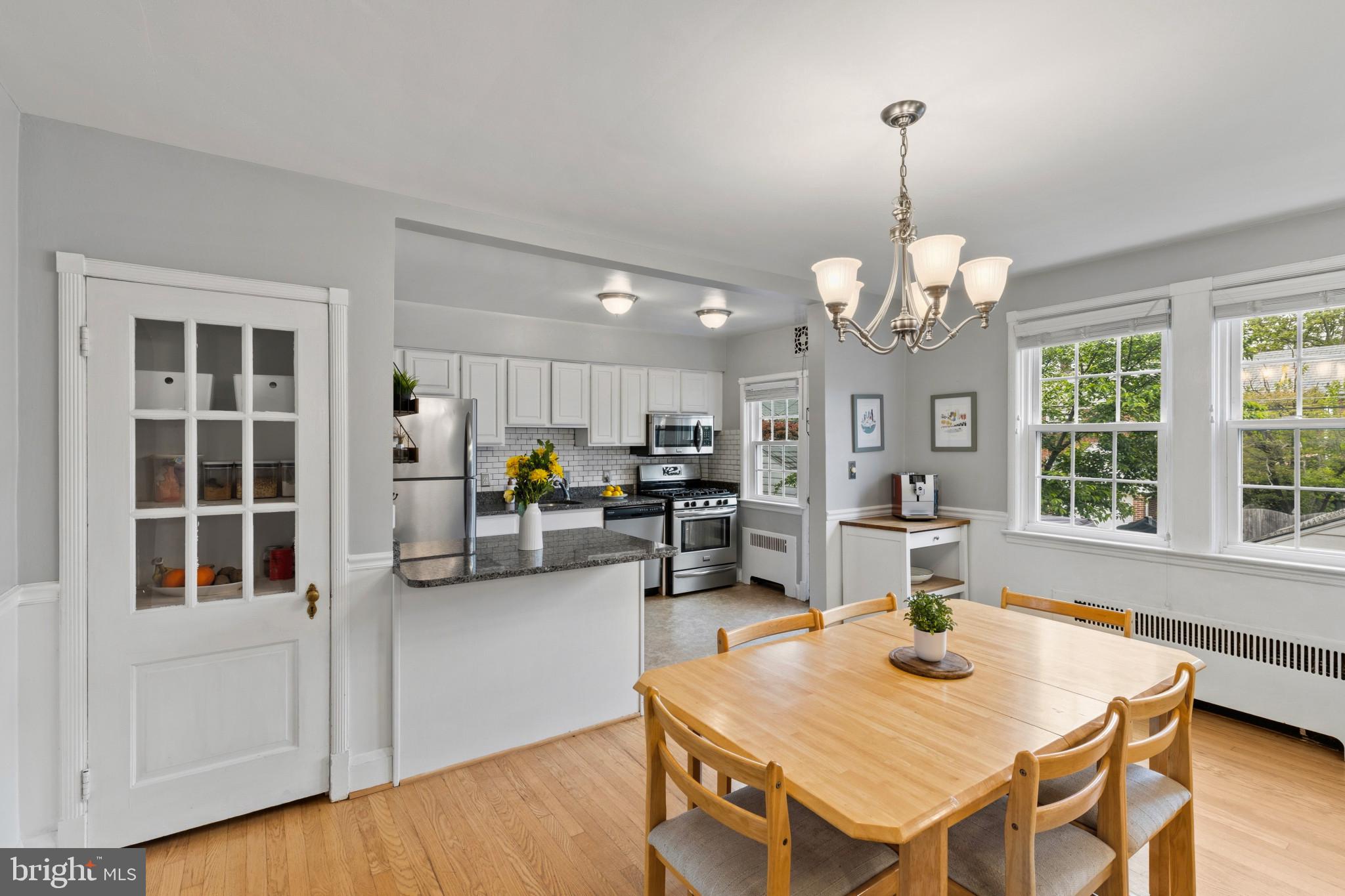 62 Dunkirk Road Baltimore, MD 21212 - Photo 10 of 37 Dining room w/ HW floors & pantry