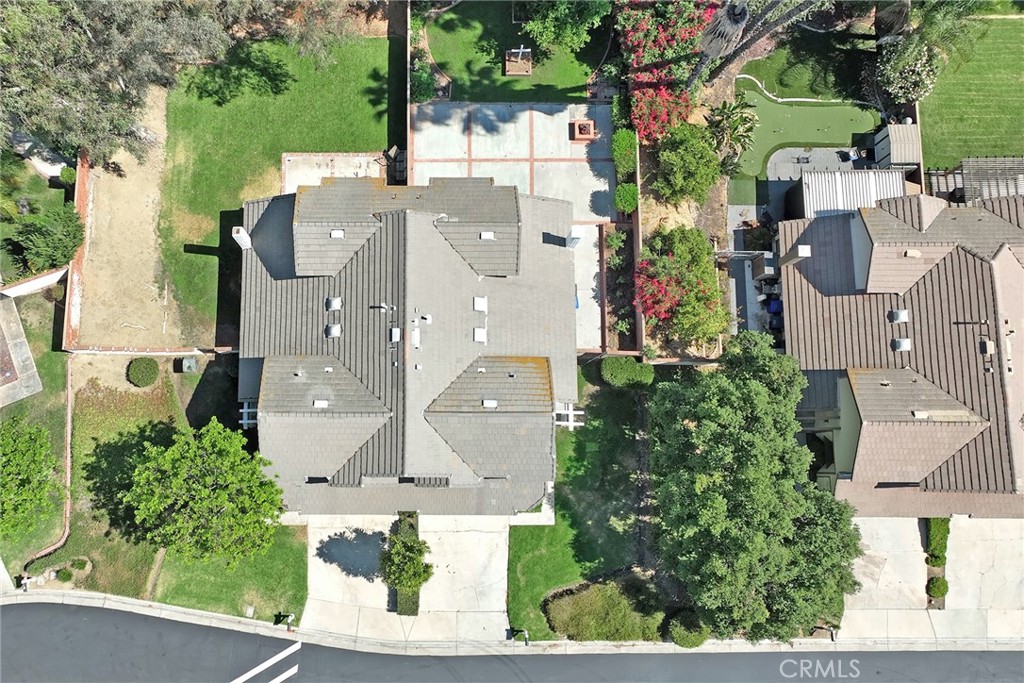 2183 Falcon Crest Drive Riverside, CA 92506 - Photo 4 of 34