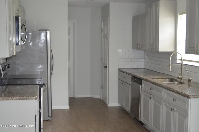 $2,025 | 7061 Civic Club Drive, Jacksonville, FL 32219