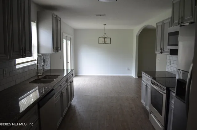 $2,025 | 7061 Civic Club Drive, Jacksonville, FL 32219