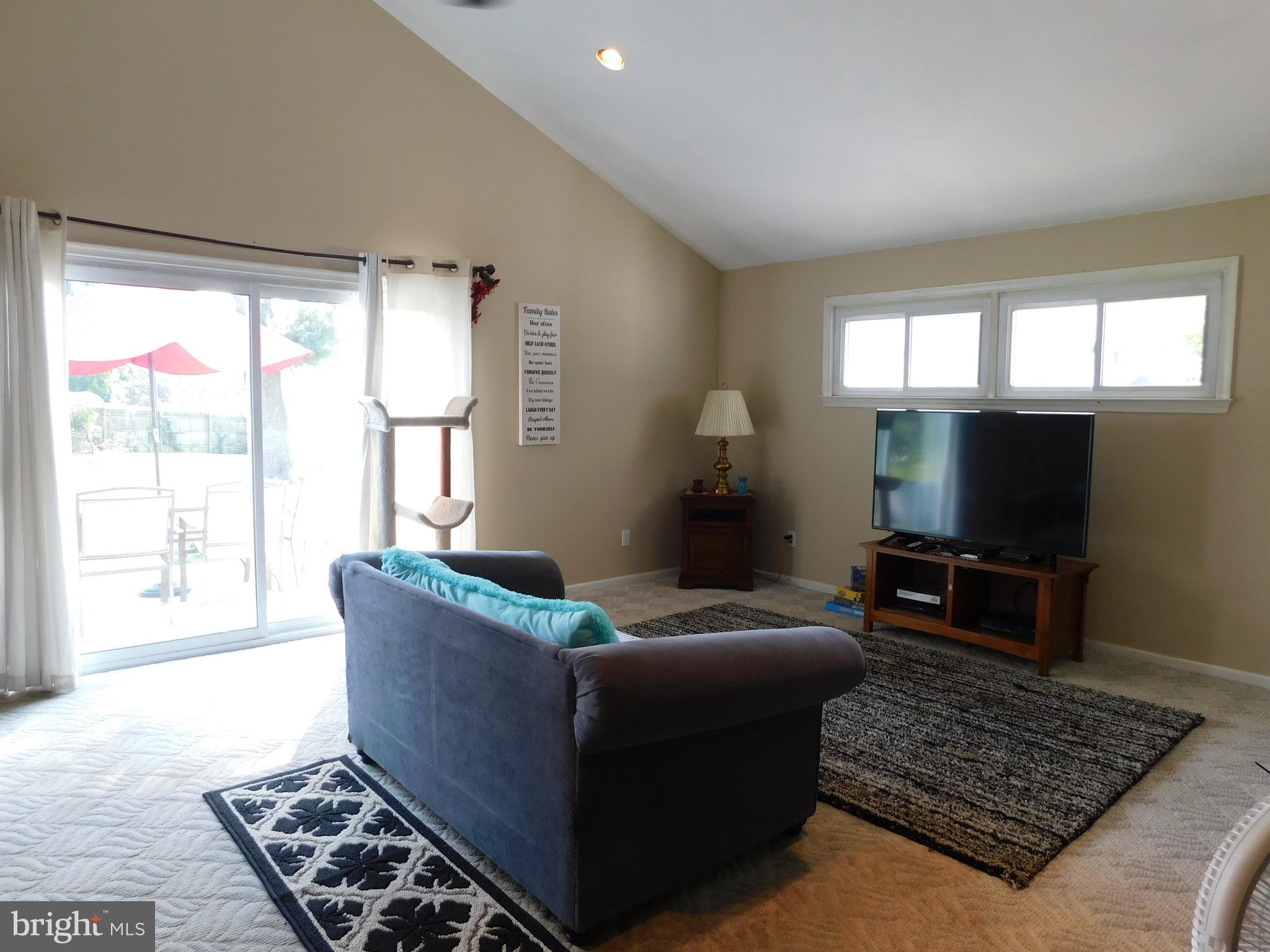 6 Inland Road Levittown, PA 19057 - Photo 3 of 19 Gallery Image 3