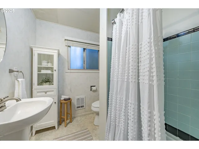 $499,900 | 83694 Rio Road, Florence, OR 97439