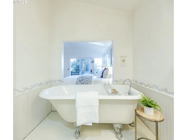 $499,900 | 83694 Rio Road, Florence, OR 97439