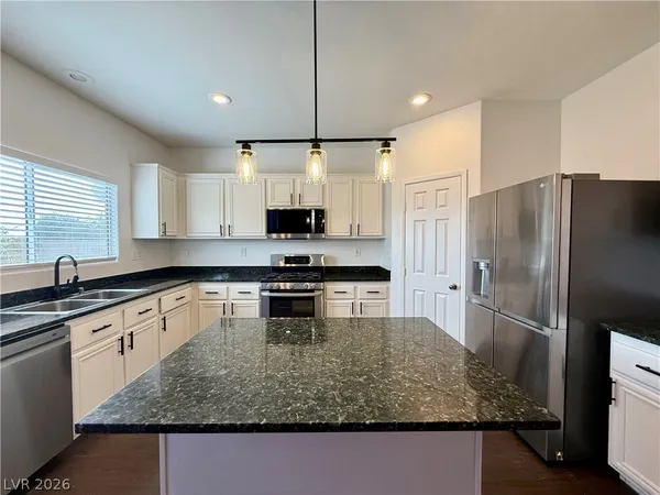 $2,705 | 3445 Conterra Park Avenue, North Las Vegas, NV 89081