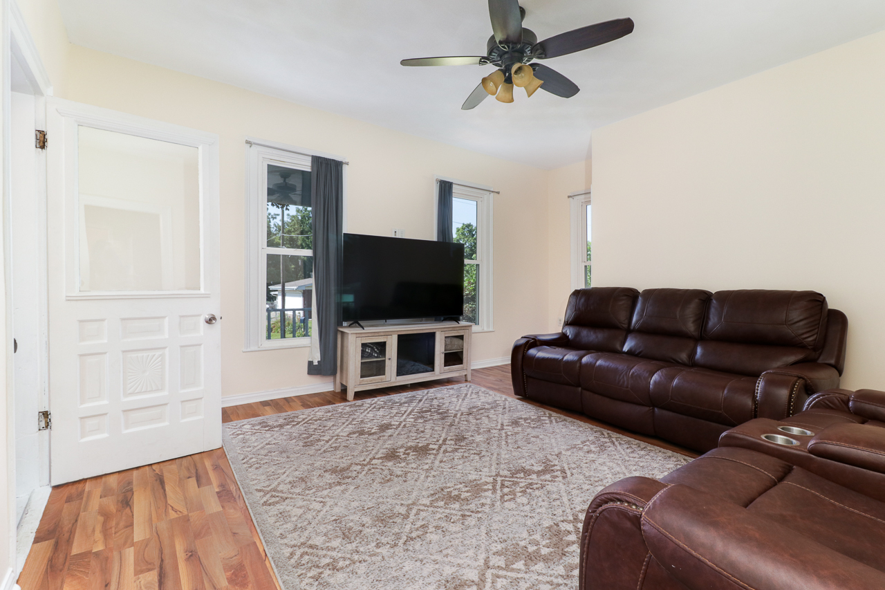 107 West B Street Delavan, IL 61734 - Photo 3 of 34 Gallery Image 3