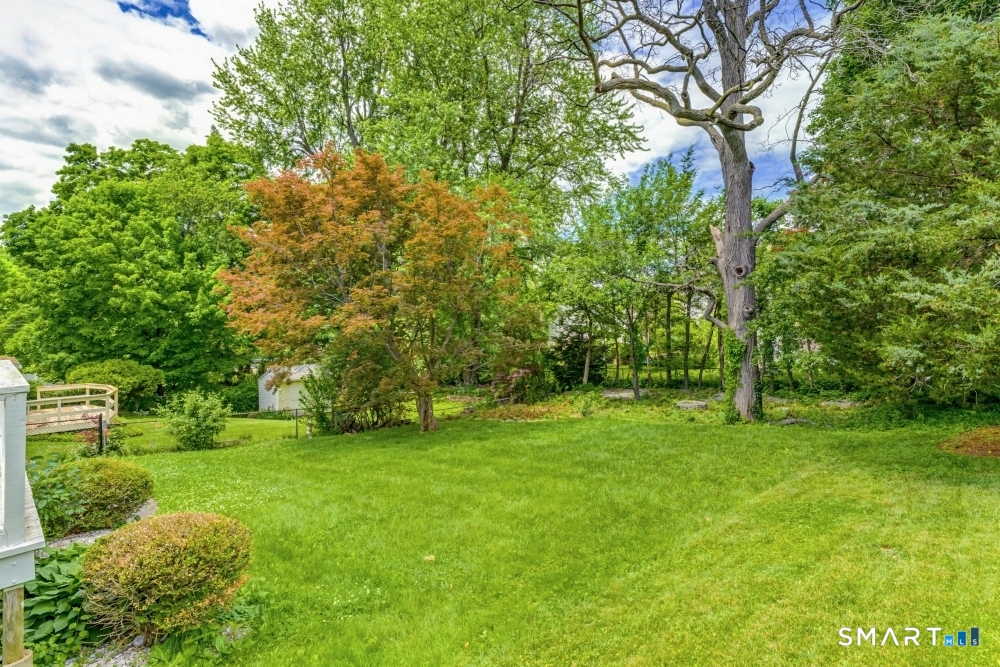 98 Woodmere Road West Hartford, CT 06119 - Photo 5 of 40